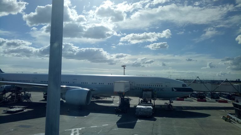 sydney airport blue skies airplane