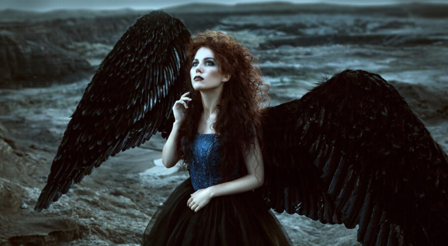 angel with black wings