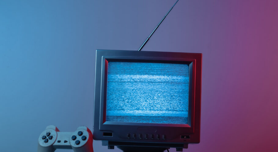antenna oldfashioned tv receiver with gamepad pink blue gradient neon light retro media entertainment 80s retro wave