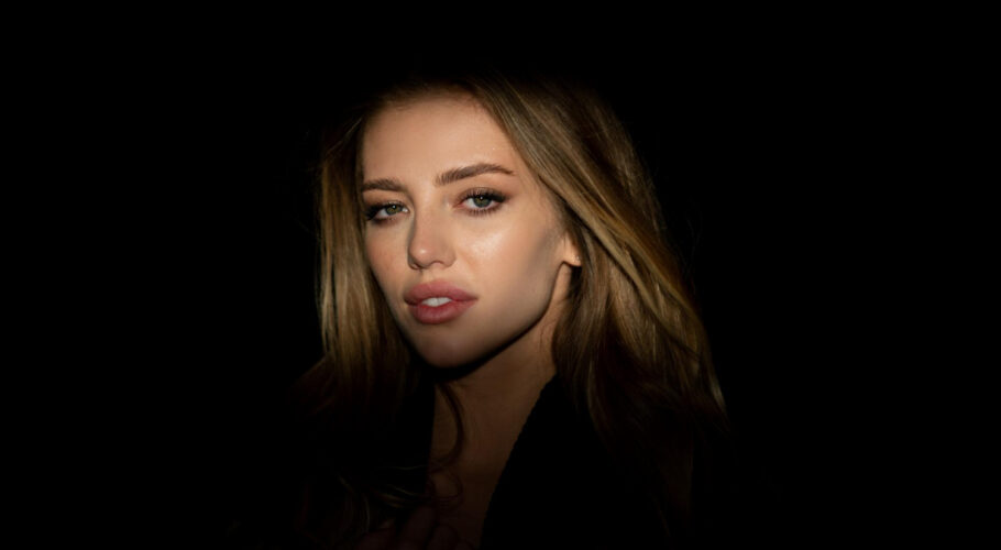 beautiful close up face lyssa pretty girl in black fashion