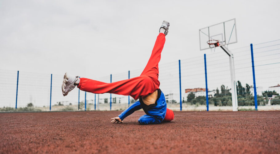 dancing breakdance street acrobatic sound stream-motion