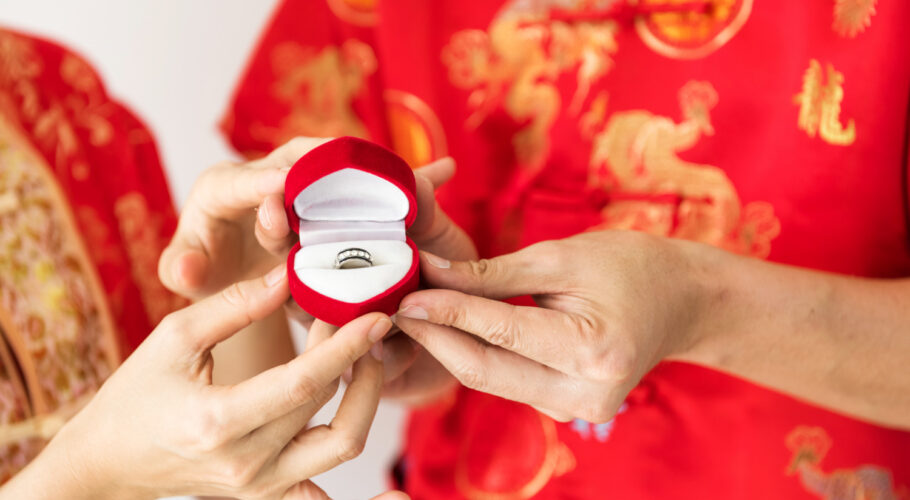 engagement ring diamond with chinese costume