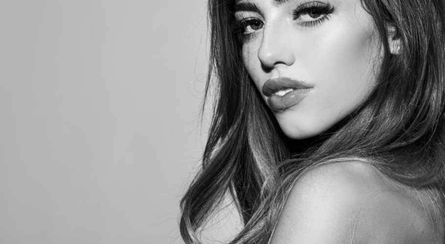 girl lyssa with healthy skin hair beauty woman close up turning her head gorgeous girl