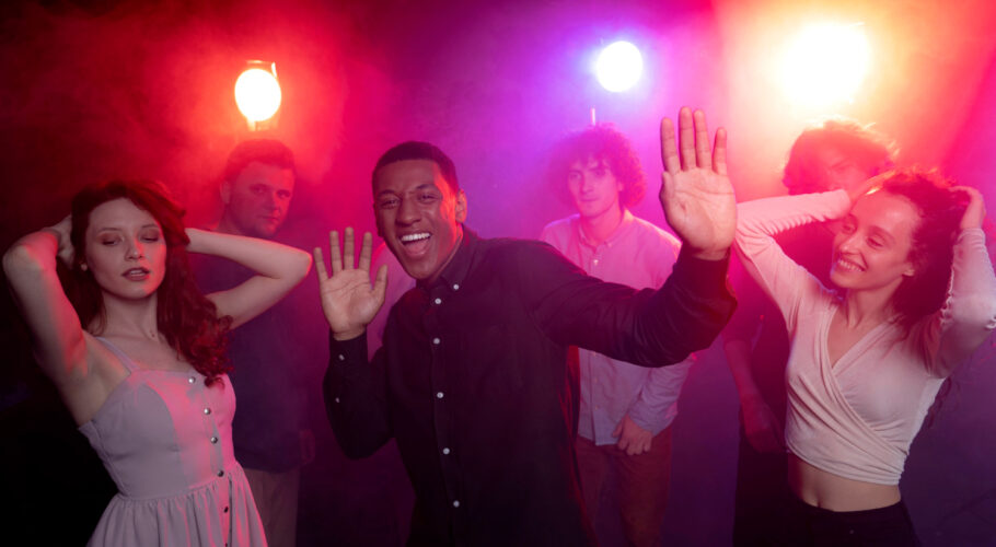 nightlife house party rory and the girls dancing on dancefloor
