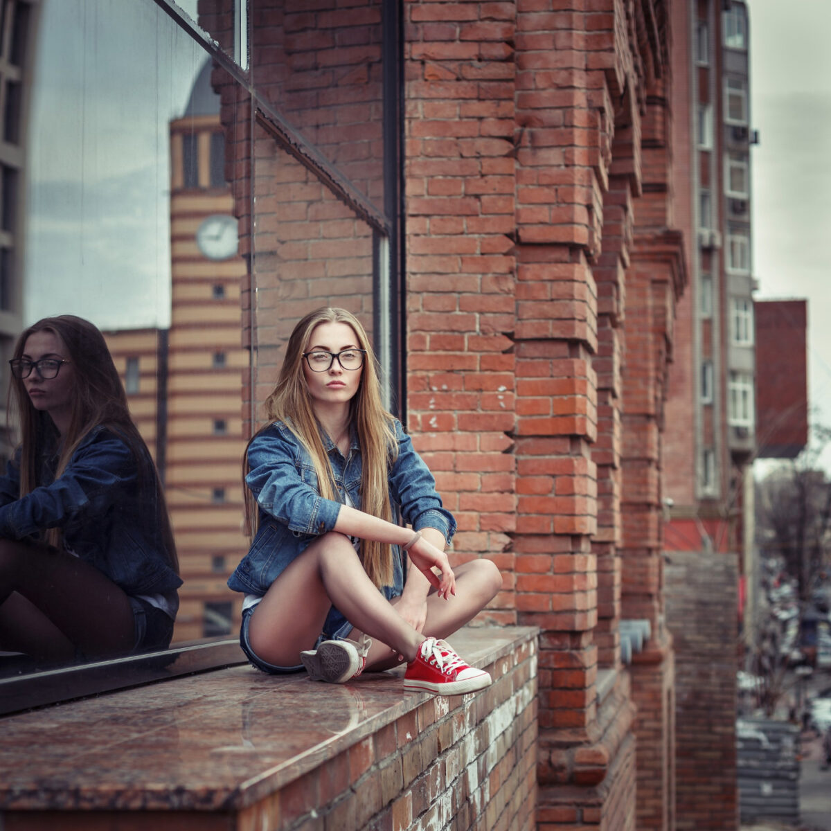 alison outdoor lifestyle portrait pretty young girl wearing hipster swag grunge style